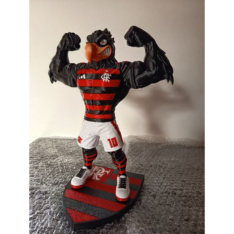 BASE ESCUDO 3D PARA BONECO MASCOTE URUBU REI COLECIONÁVEL