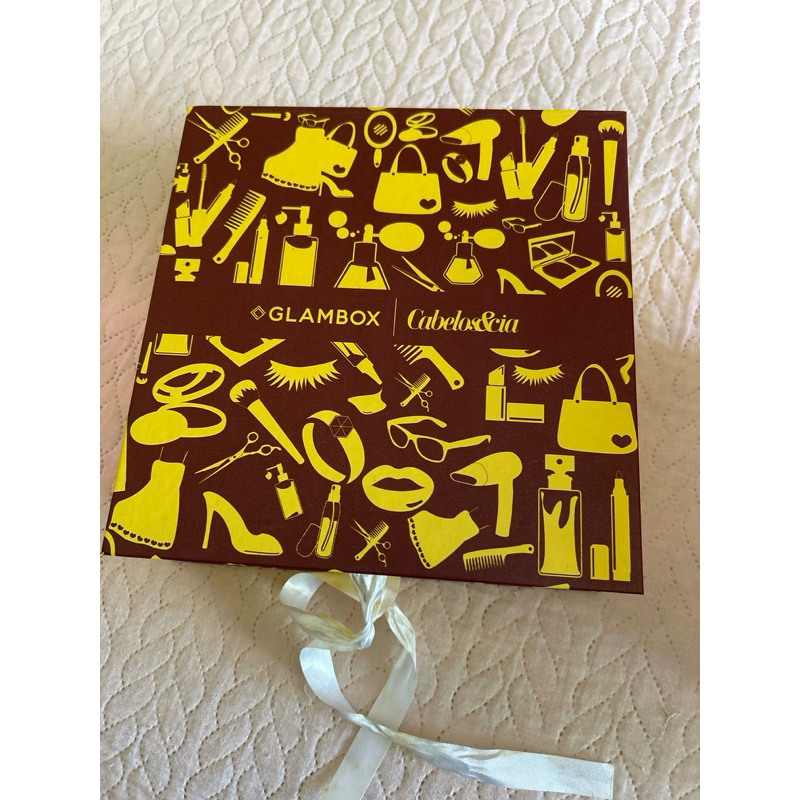 Caixa Glambox “Cabelos e cia” em ótimo estado. Vazia