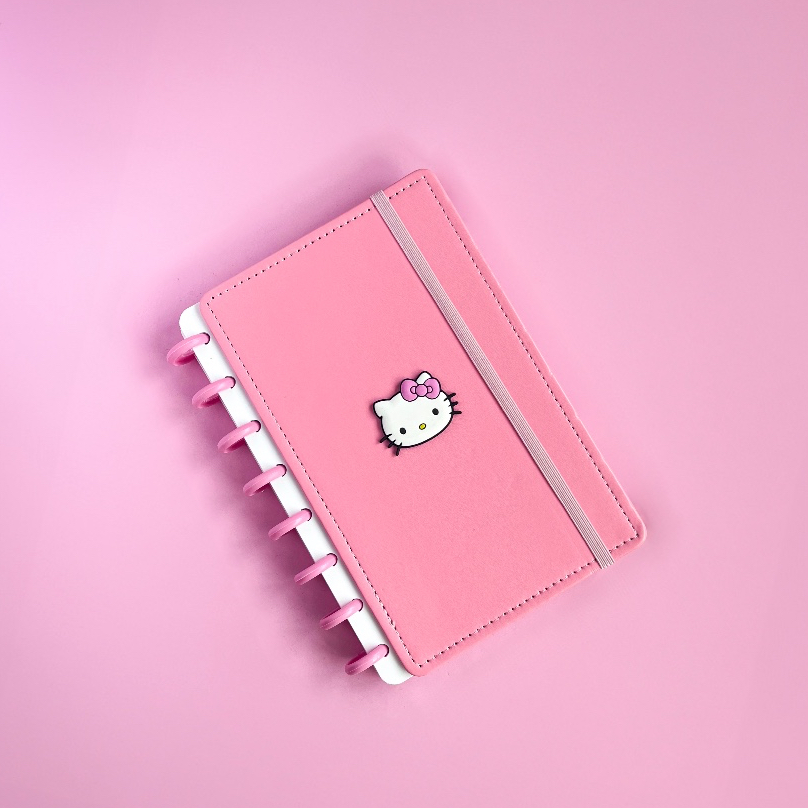 Caderno de 8 Discos Inteligente A5 Rosa Hello Kitty com elástico + Brinde de Papelaria Sortido | Papelaria fofa