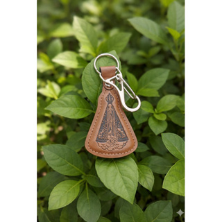 Chaveiro De Couro Com Mosquetão Nsa Aparecida Crucifixo Com Gancho e Argola em Oferta na Shopee