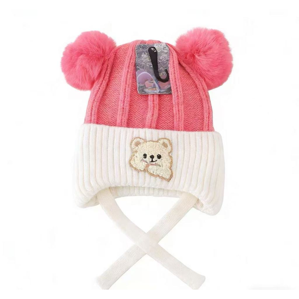 Gorro de Inverno Infantil com Proteção de Orelhas, Dois Pompoms e Aplique de Urso | MZ-667