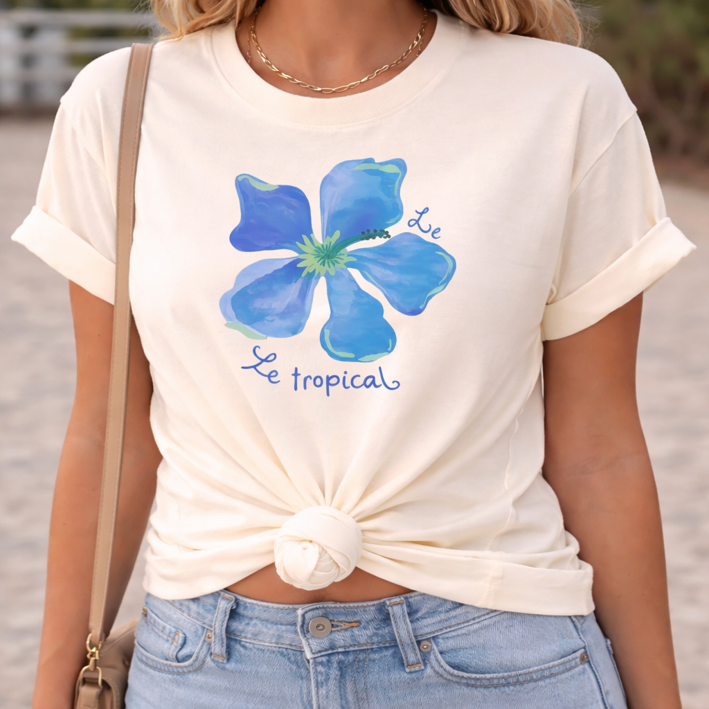 Camiseta Feminina Estampada Flor Azul Tropical Le Tropical Tumblr Casual Algodão Confortável T-Shirt Feminina