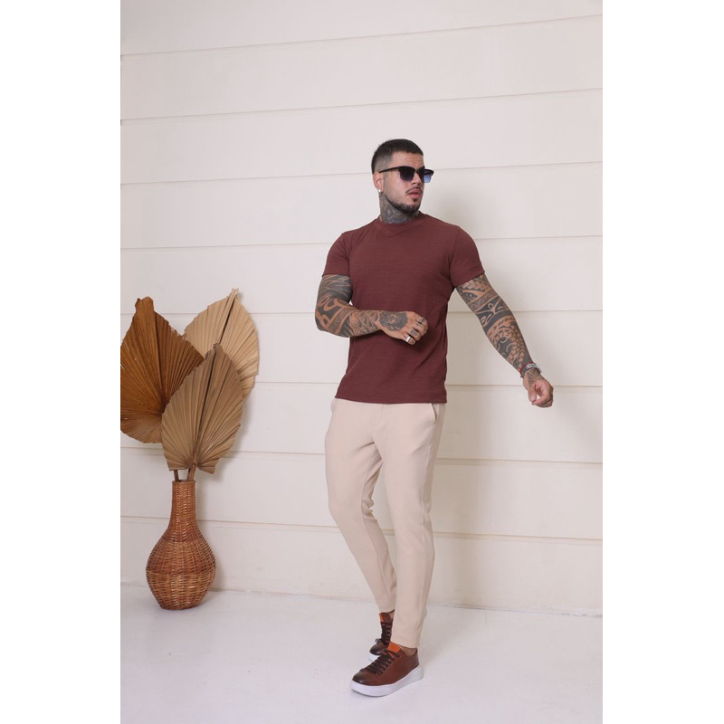 Camiseta Canelada Gola Gold com Elastano:  Conforto, ajuste slim e alta elasticidade, luxo e conforto não precisa passar
