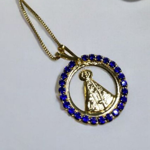 Gargantilha Colar de Nossa Senhora Aparecida redondo com strass azul folheada a ouro 18k