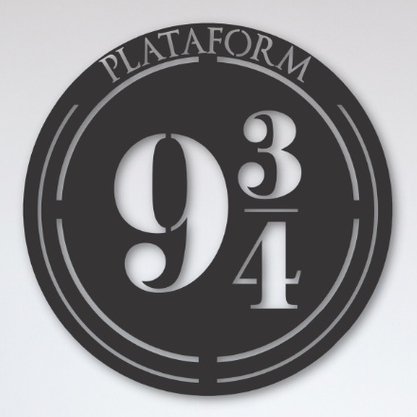 Placa Quadro Decorativo Plataforma 9 3/4 Harry Potter 934 Filme Madeira MDF Com Fita Dupla Face Adesiva Preto Fosco
