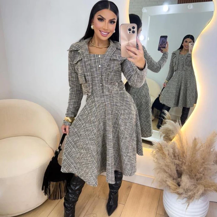 Conjunto Feminino Tweed Xadrez Midi Elegante com Botões Dourados – Moda Executiva Inverno Outono Luxo Casual Chic