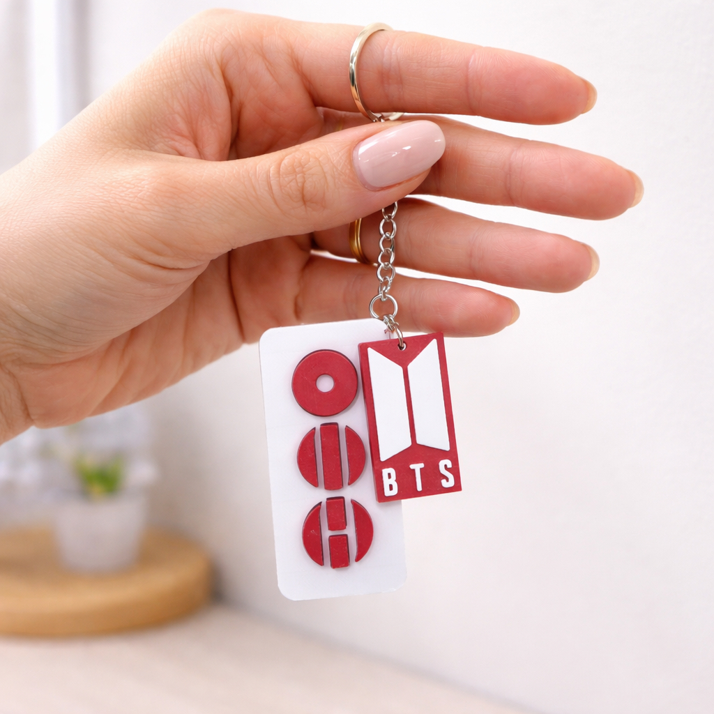 Chaveiro BTS Arirang Comeback – Pingente Duplo Vermelho e Branco | Presente Army