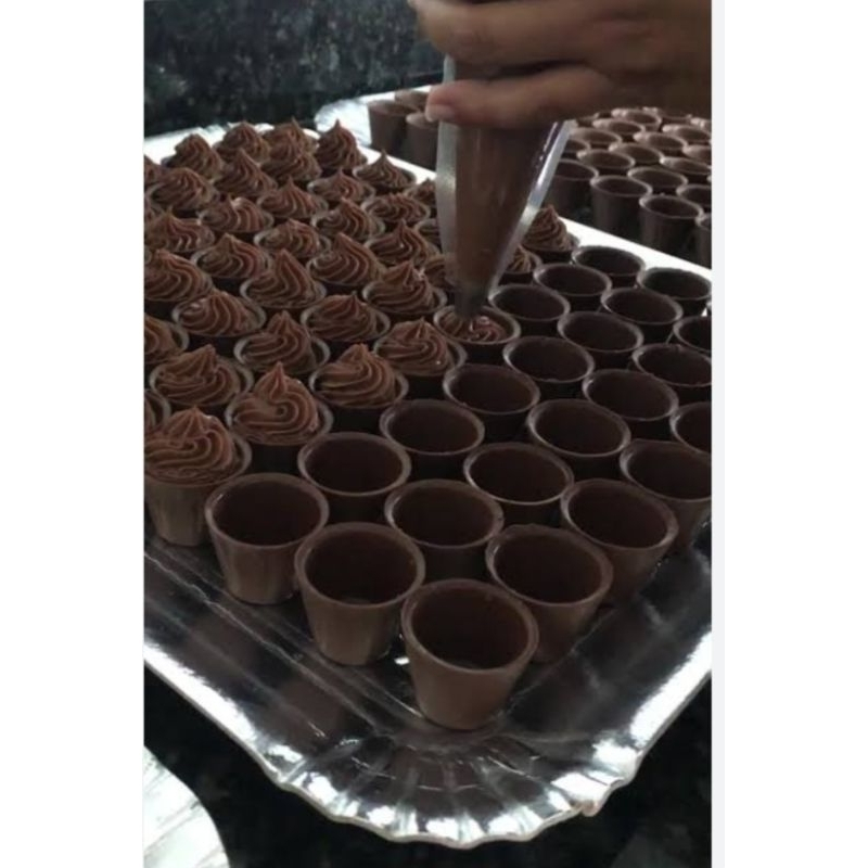 copinho de chocolate redondo doces finos c/ 50 -100 em Oferta na Shopee