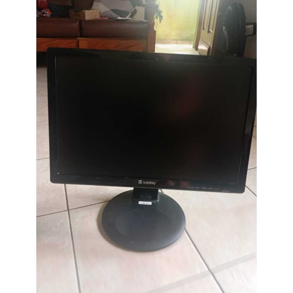 monitor black piano itautec-infoway  e Dell 19 poleg. w1942pt/ e1910c com pequeno risco  ótimo para escritório