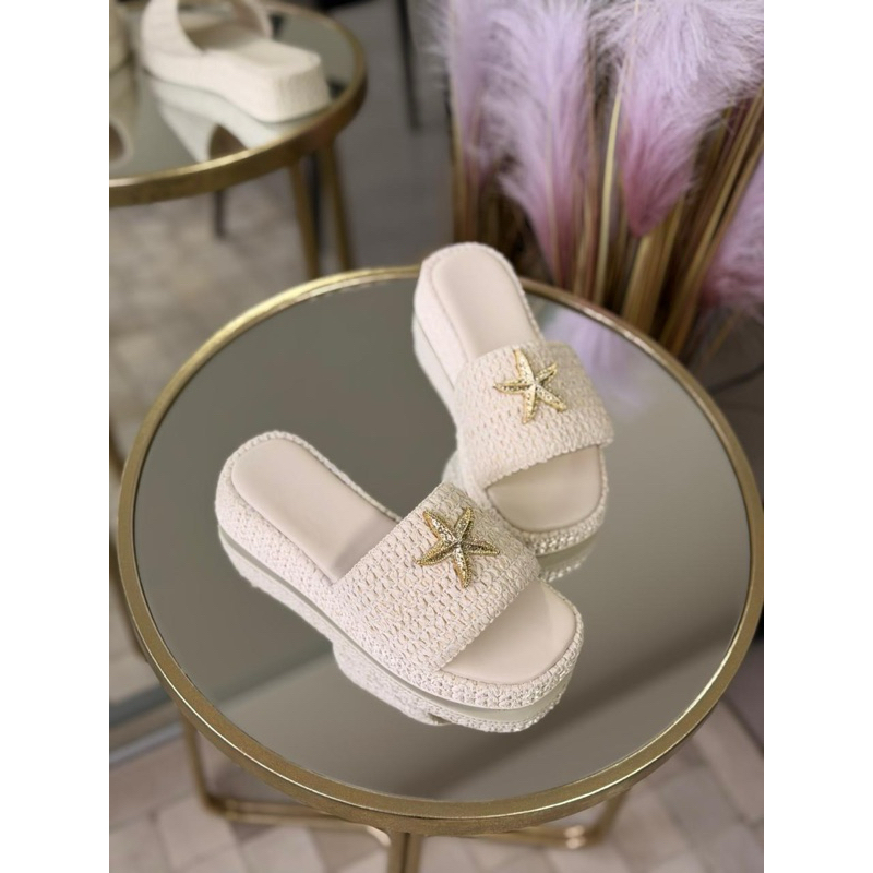 Papete Feminina Plataforma Off White Trançada com Estrela do Mar Dourada – Confortável, Leve e Moderna
