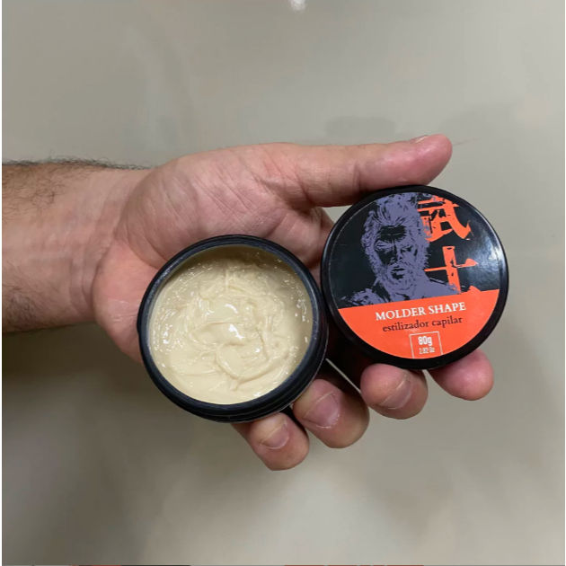 Pomada Modeladora Samurai Molder Shape 80g Fixação Média Efeito Natural Estilizador Capilar Masculin