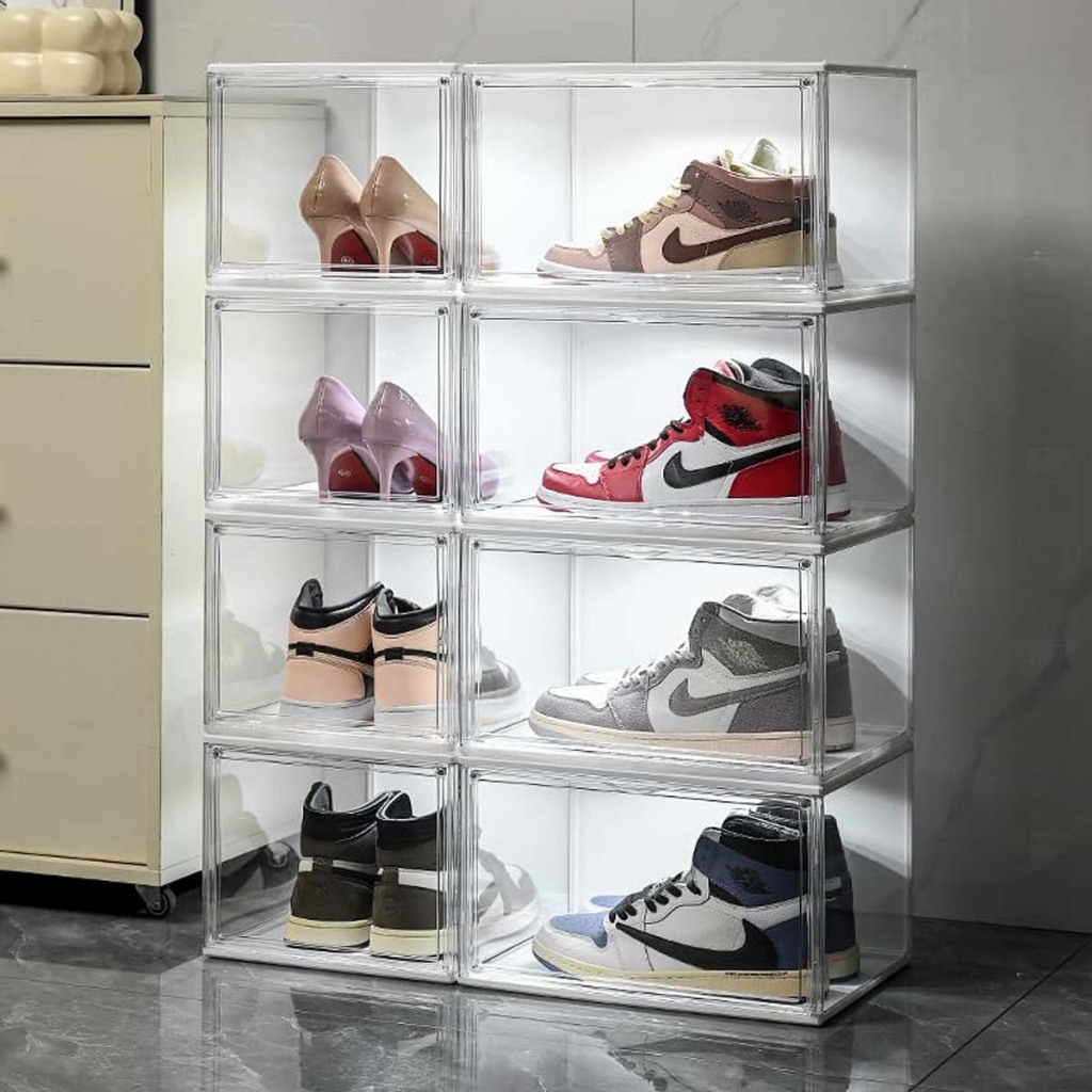 Caixa Vitrine Acrílica com Luzes e Acionamento por Voz - Porta Magnética, Organiza e Exibe Botas, Bonecos, Livros