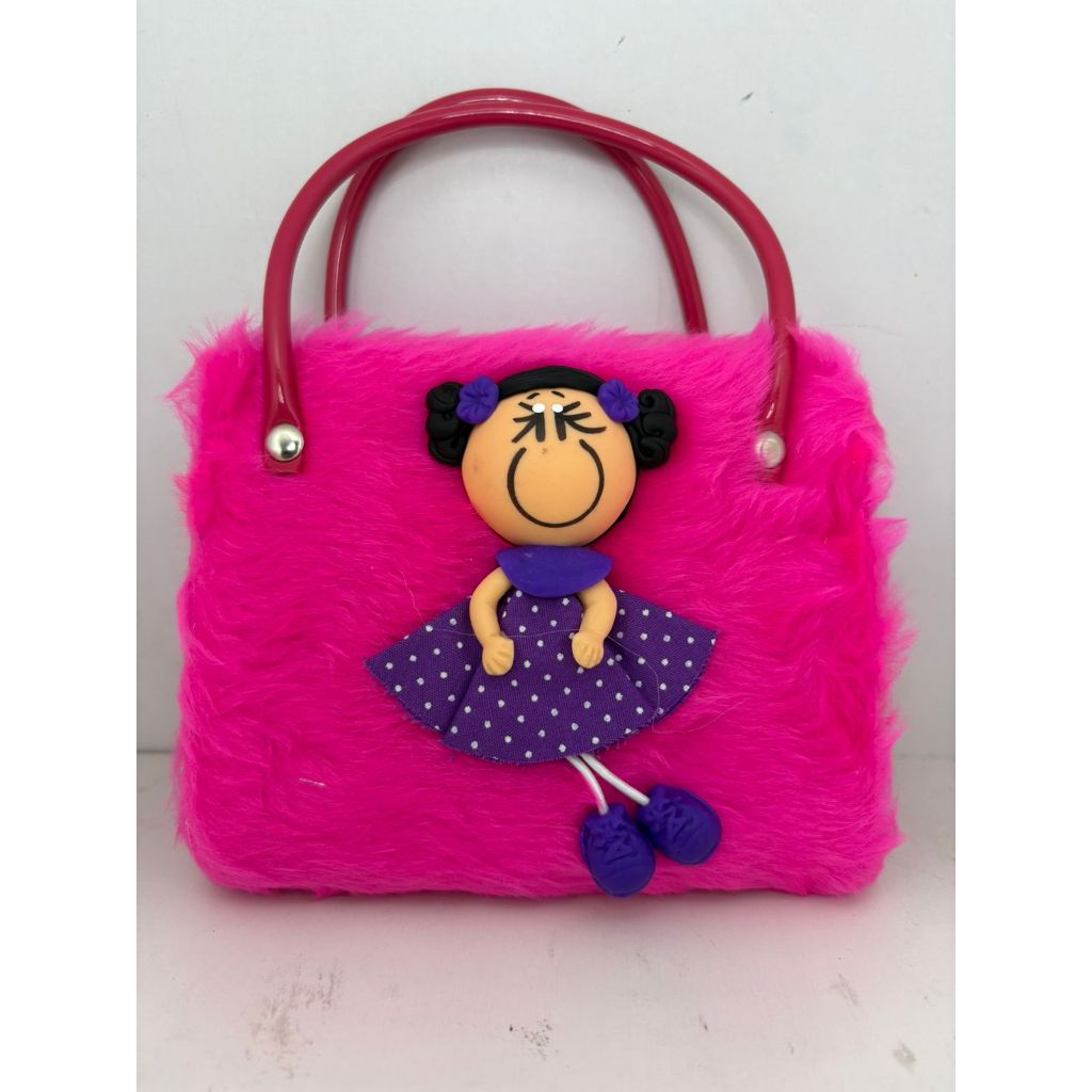 Bíblia Pequena Pelúcia Alça E Bonequinha P/ Meninas em Oferta na Shopee