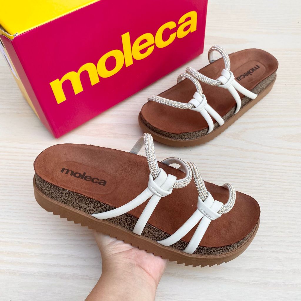 Papete Sandália Feminina Moleca Rasteira Strass Tratorada Confortável Acolchoada