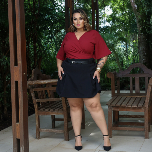 Blusa Cropped Plus Size Estilosa Manga Curta Decote V de Amarrar Multiformas Tamanho único Lia Rosa