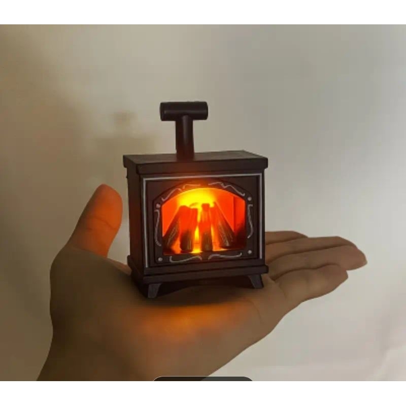 Luminária Mini Lareira + 5 corações adesivos + cartão para presente.
