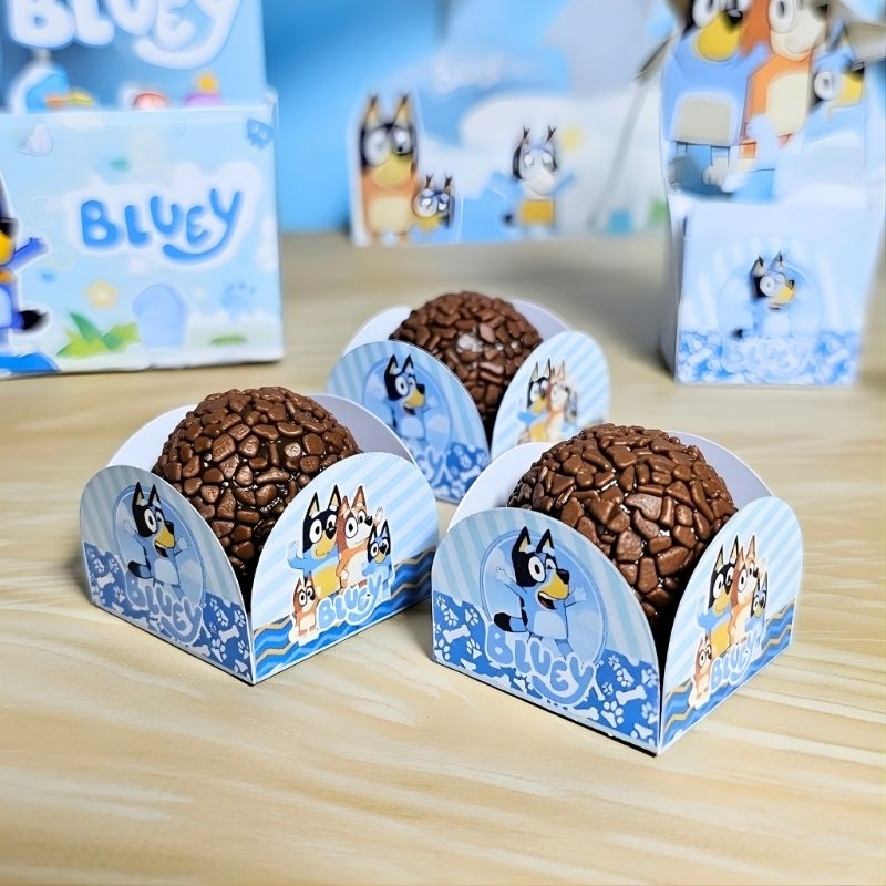 ENVIO RÁPIDO - 50 Forminhas Bluey Azul /Rosa Personalizadas de Doce Brigadeiro 4 pétalas Festa, Aniversário