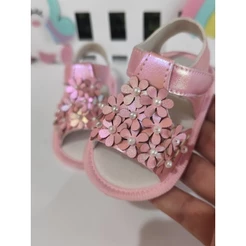 Sandália Bebê Feminina Rosa Egeo Flores e Pérolas Sandália Infantil Antiderrapante Confortável Festa Batizado Menina