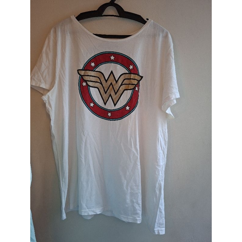 blusa branca femenina Wonder woman G (brechó)