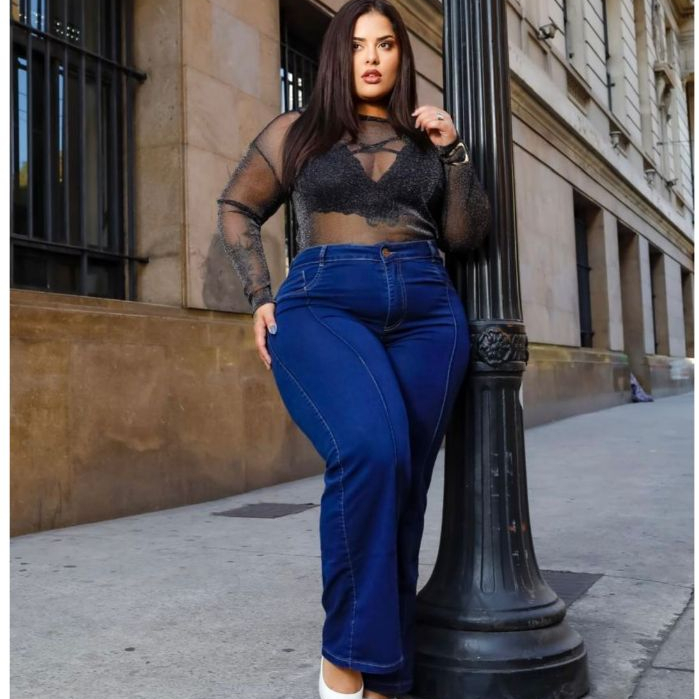 Calça Jeans Flare Plus Size Feminina Casual Tendençia Confortavel Elegante Moderna Versatil Estilosa