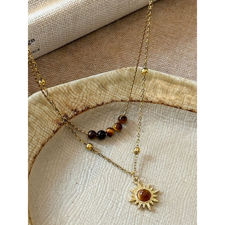 Colar Duplo Sol e Pedra Olho de Tigre Dourado - Amuleto Proteção Vintage Boho - Gargantilha Feminina