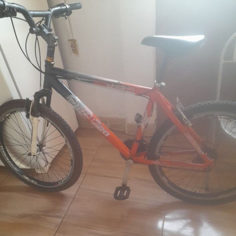 Bicicleta Caloi alumínio, 21 marchas, aro 26, roda vmark