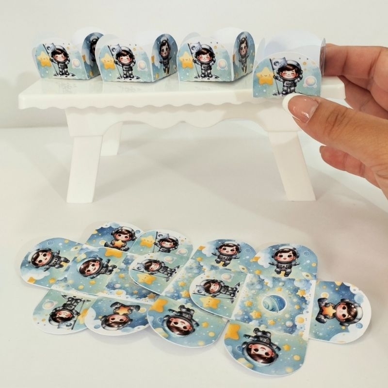 FORMINHAS DE DOCE ASTRONAUTA PERSONALIZADA NO TEMA/LEMBRANCINHA DE FESTA/ANIVERSÁRIO