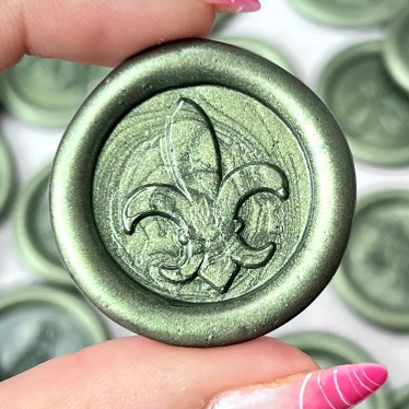 10 Lacre de Cera Convite Casamento Flor de Lis - Cores Diversas
