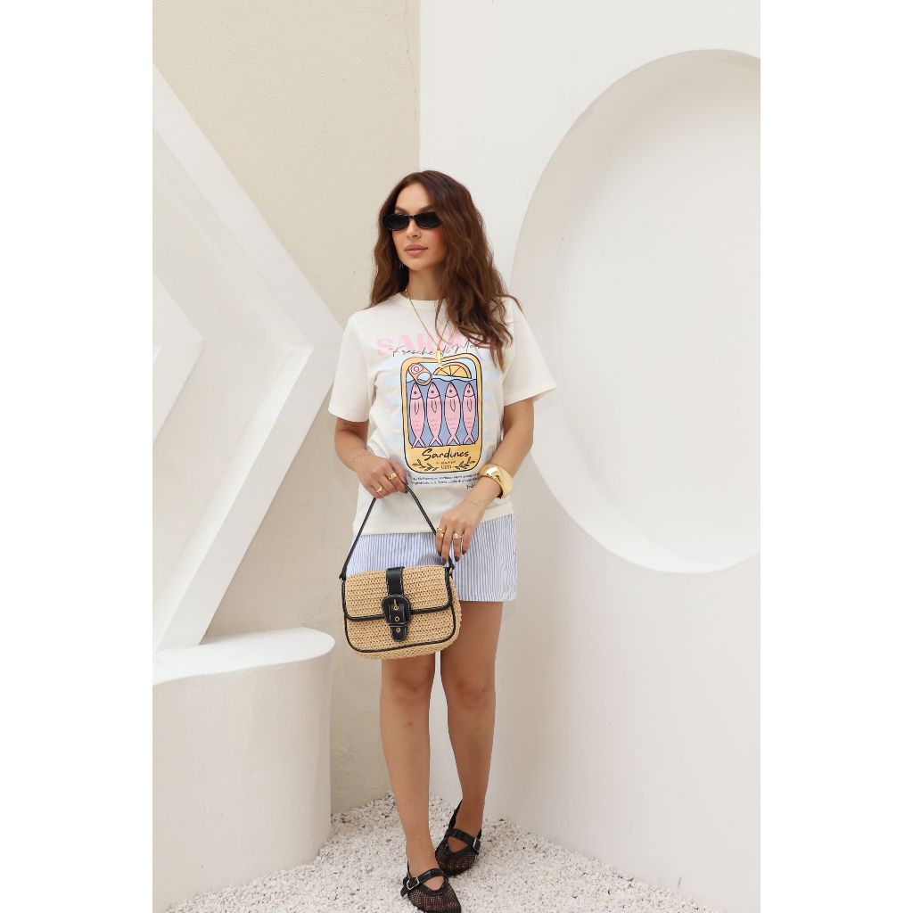 Camiseta Feminina Estampada Sardine Fresh Vitta Fashion T-Shirt Moderna Confortável Moda Feminina Algodão OFF