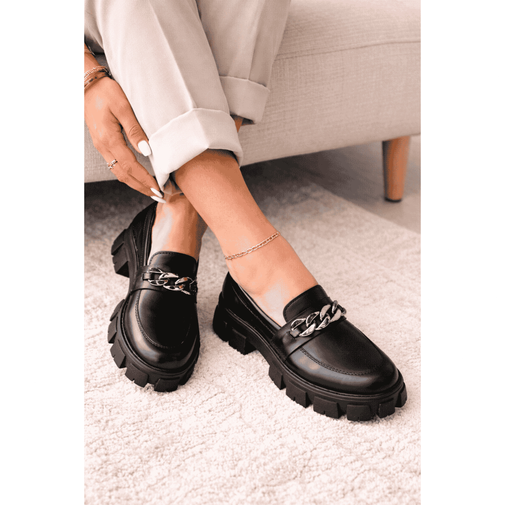 Sapato Mocassim Feminino Tratorado Preto Verniz Blogueira Corrente Super Confortável Promoção Imperdível em Oferta na Shopee
