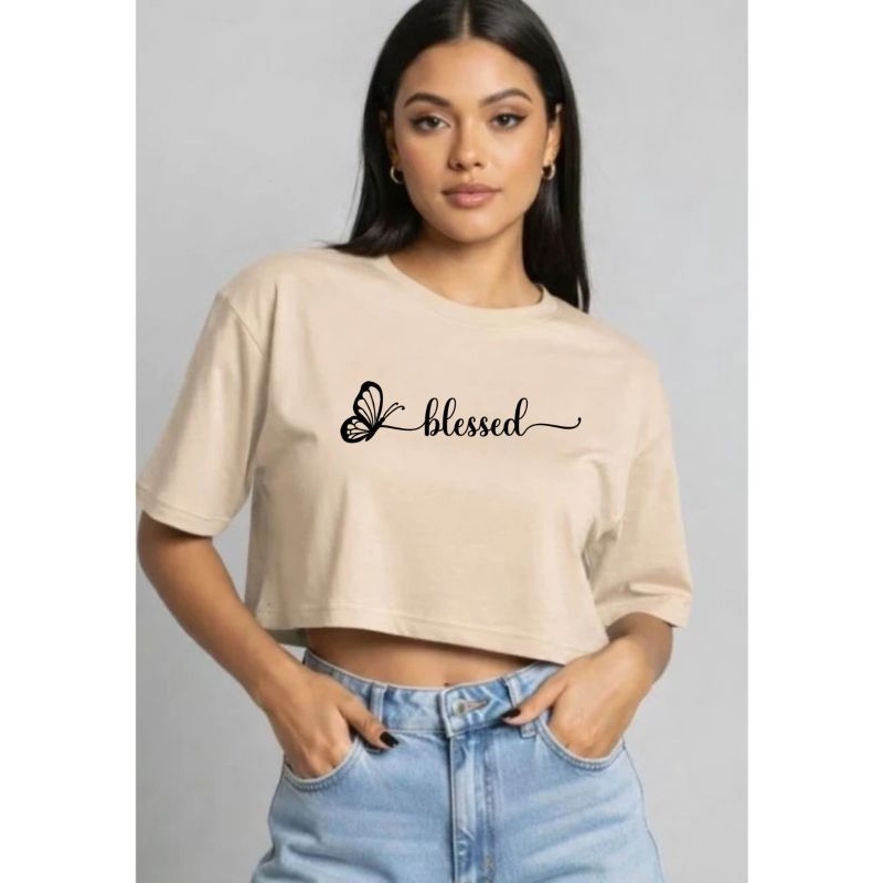 Cropped Oversized Estampa Blessed 100% Algodão Penteado Feminino – Camiseta Larga Streetwear Confortável Tendência 2026