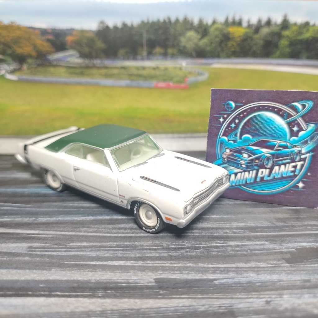 Johnny Lightning - Dodge Dart GTS Branco Pneus de Borracha Escala 1:64
