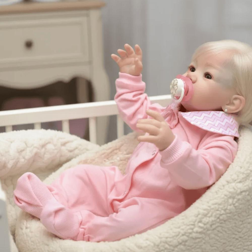 Bebê Reborn Loira Kit Abigail Corpinho de Vinil Pode dar Banho
