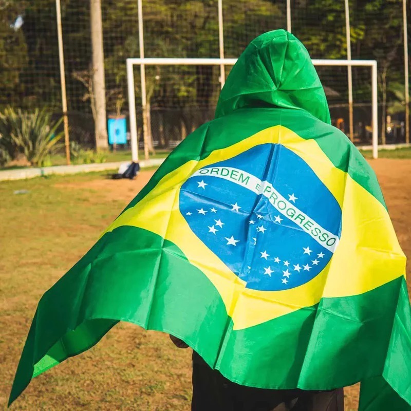 Bandeira Brasil Capa Capuz 90 x 150cm Torcida Futebol Copa do Mundo Jogo Seleção Brasileira Estádio