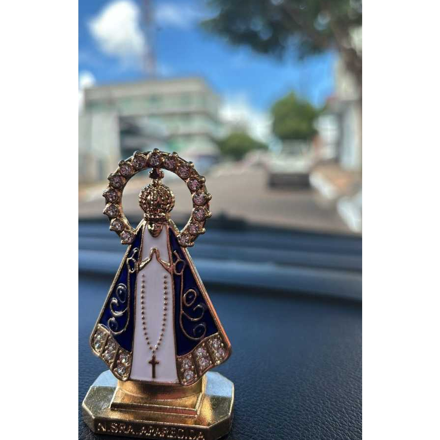 Santinha Nossa Senhora Aparecida Com Coroa Dourada Para Painel Carro Decorativo Com Fita Dupla Face 5cm