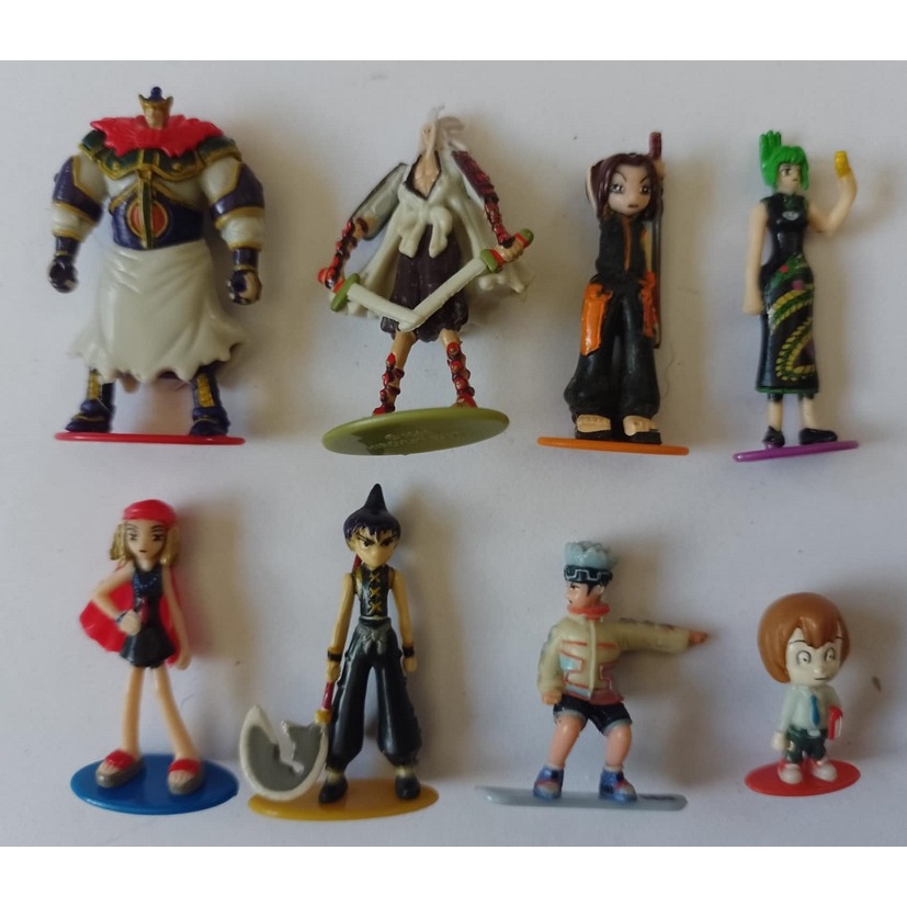 Kinder ovo - Coleção Completa - SHAMAN KING (Firma Dolci Preziosi) medem entre 2,5 e 4 cm de altura