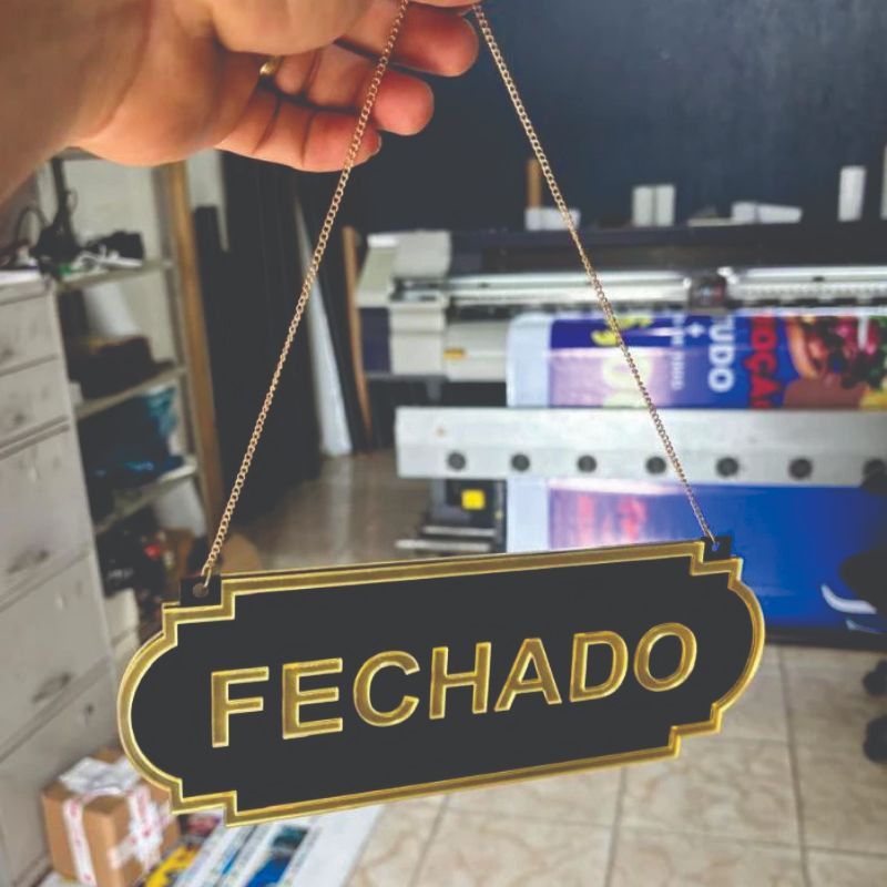 PLACA ABERTO E FECHADO EM ACRILICO ESPELHADO COM VENTOSA