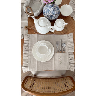 Lugar americano de bolsinho margarida Linho Cru ( 2 Lugares a mesa ) em Oferta na Shopee