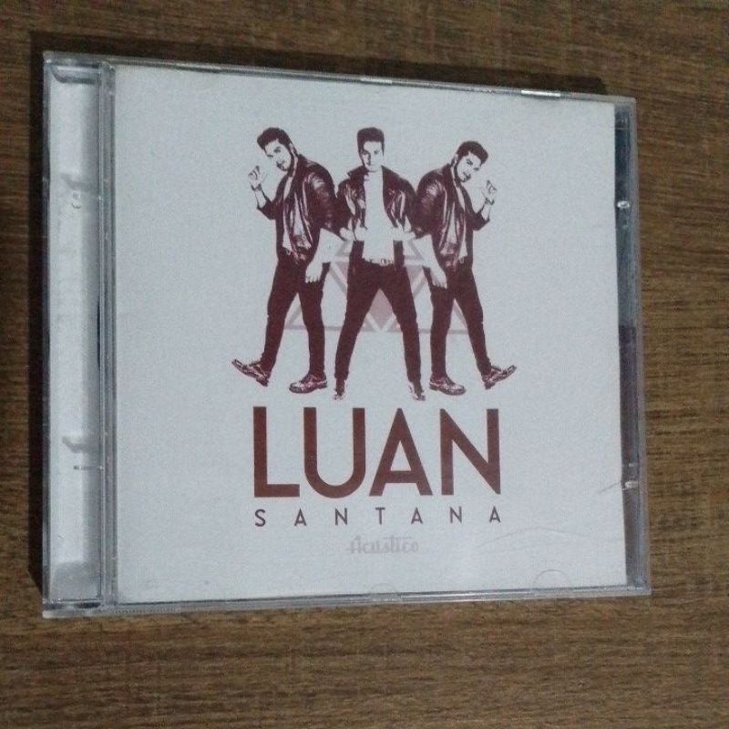 CD LUAN SANTANA ACÚSTICO MAIS BRINDE CD LUAN SANTANA O NOSSO TEMPO É HOJE KIT 2 CD