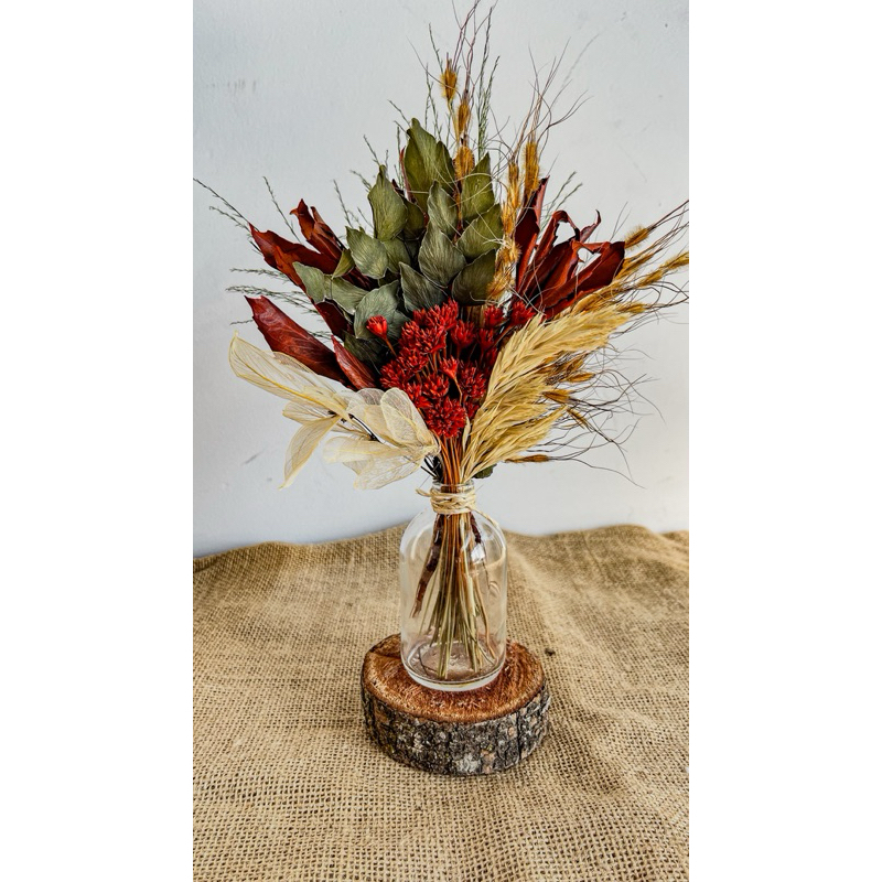 Arranjo flores desidratadas Petit  (* altura total aprox  17cm) frasco vidro + bolacha madeira 10cm aprox