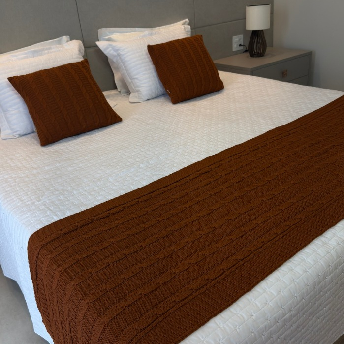 Kit Manta Peseira de Tricot + Capas de Almofada para Cama e Sofá Cama Casal