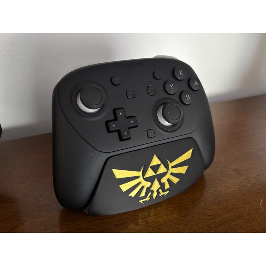 Suporte de Mesa para Controle Nintendo Switch Pro Controller Stand de Mesa Reforçado - Design Gamer 3D