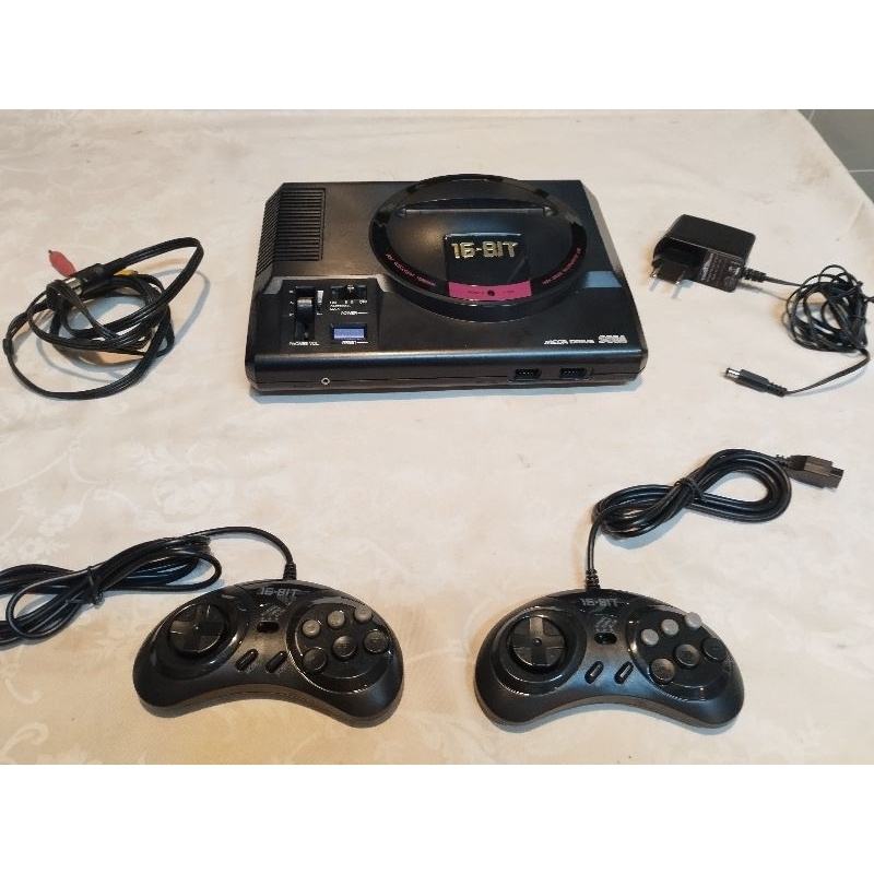 mega drive japones com 2 controles