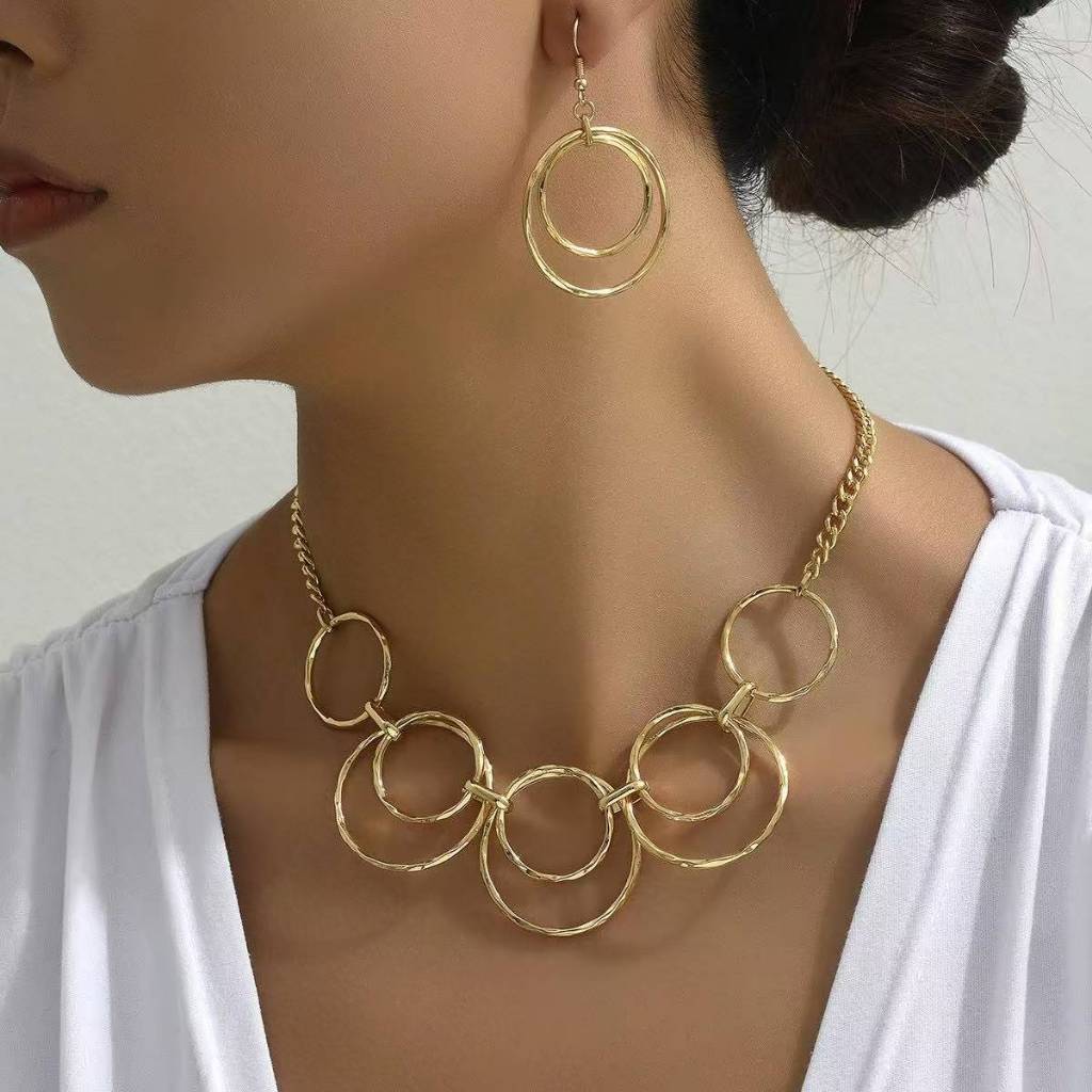Conjunto Feminino Colar e Brincos Dourado Argolas Geométrico Elegante Fashion Maxi Colar Festa Presente Luxo