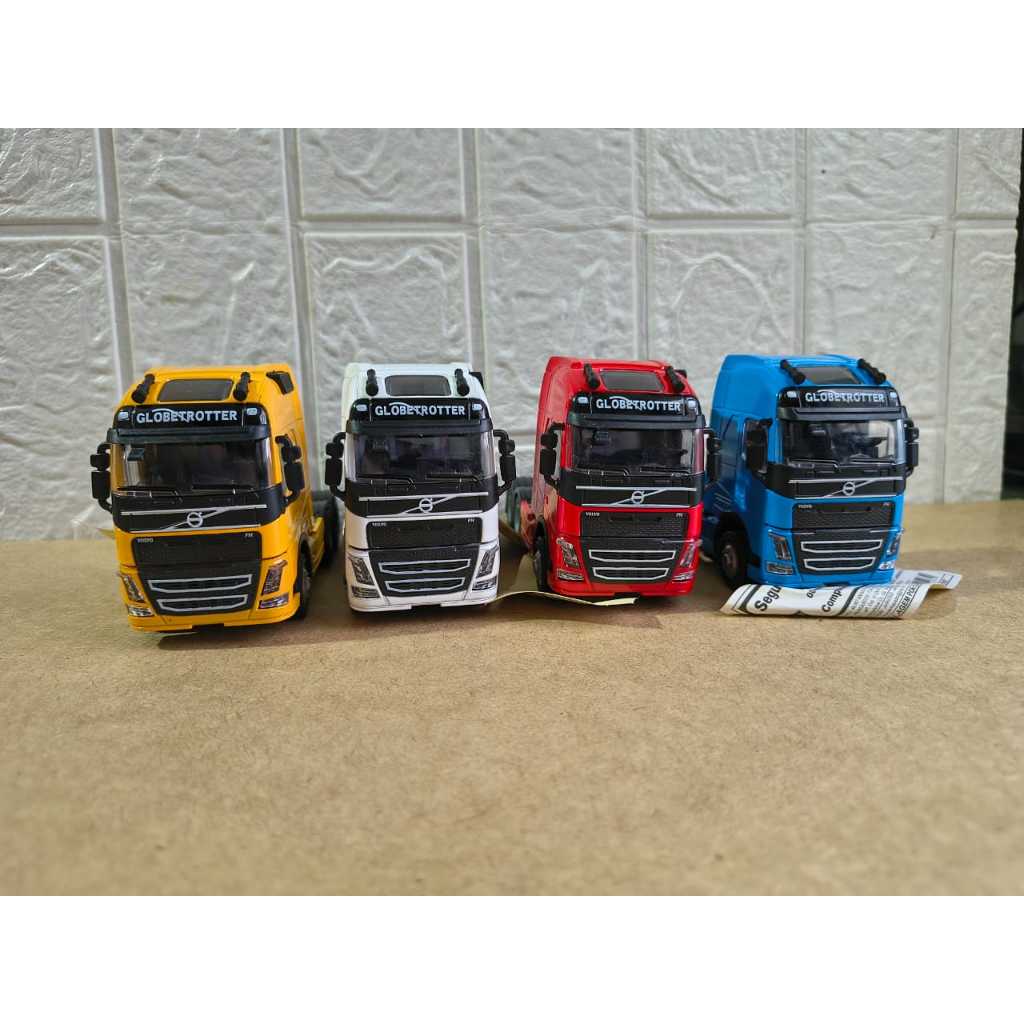 Caminhão Volvo FH Globetrotter 1:32 – Som, Luz e Pneu de Borracha – Miniatura em Metal em Oferta na Shopee