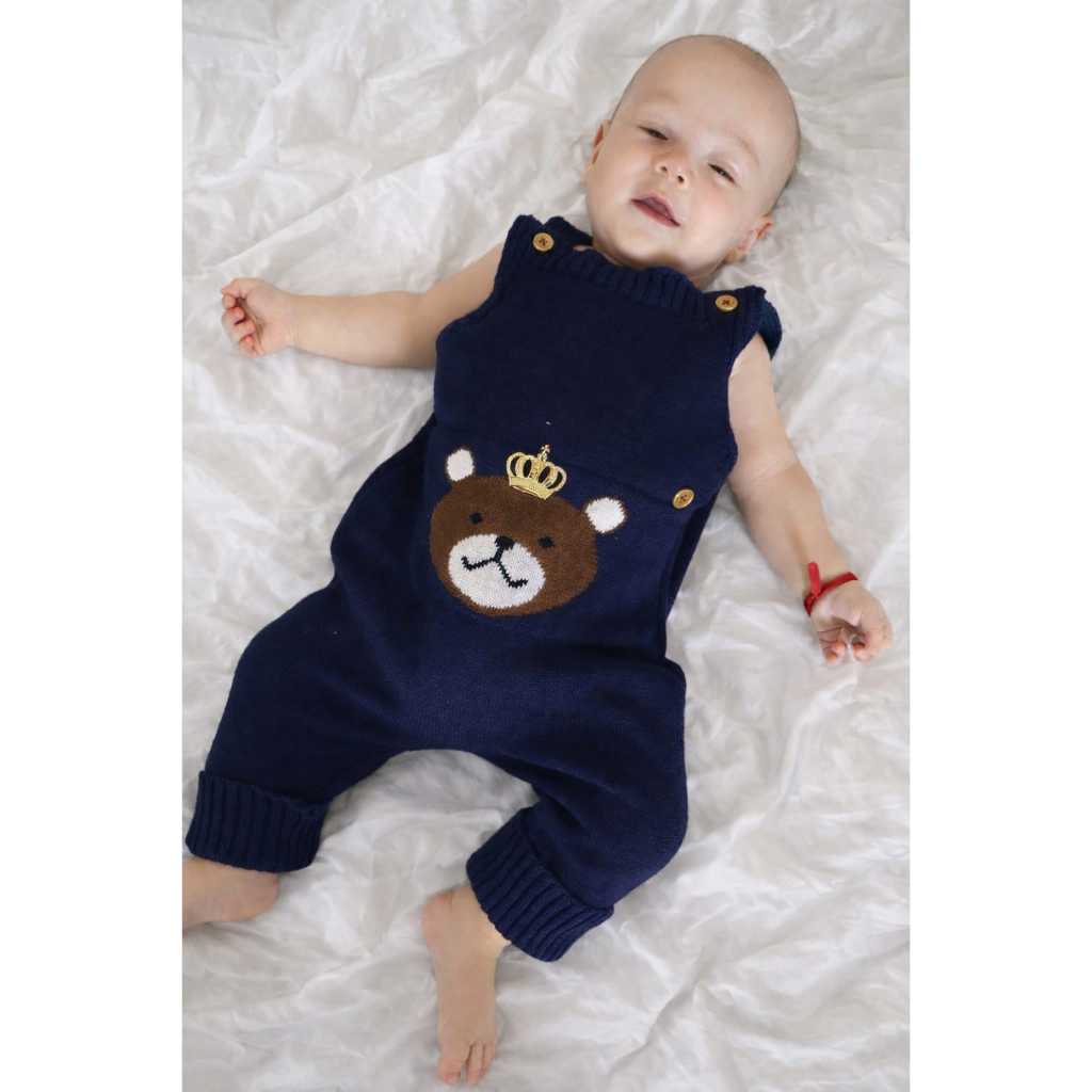 Macacão Coroa Urso Cara Menino Jardineira Tricô Modal Inverno Verão Alças Reguláveis Botões Madeira.