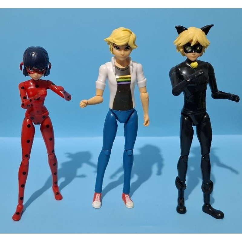 Miraculous Lady Bug, Adrien e Cat Noir Bonecos Colecionáveis Originais Bandai