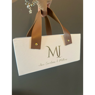 COMB COM 12 CESTAS BRANCAS - MED 24X15X11 PERSONALIZADAS  BRINDES, PRESENTES, CONVITE PADRINHOS, ANIVERSARIO CORPORATIVO em Oferta na Shopee