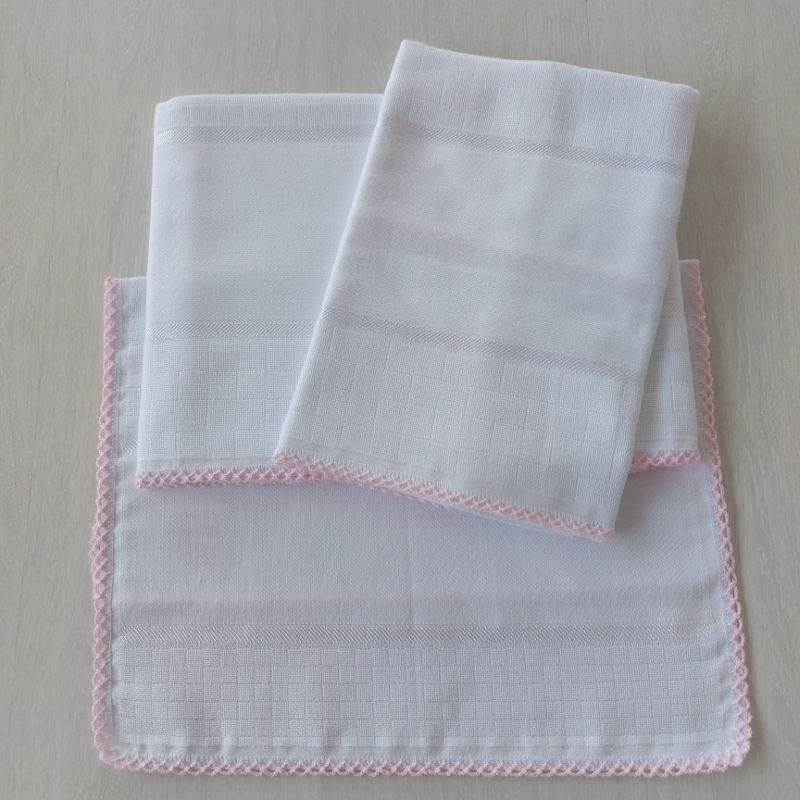 Kit Fraldas Boca, Ombro e Passeio linha Estrela Mabber com Picueta/Crochet com faixa de bordado a máquina/pintura