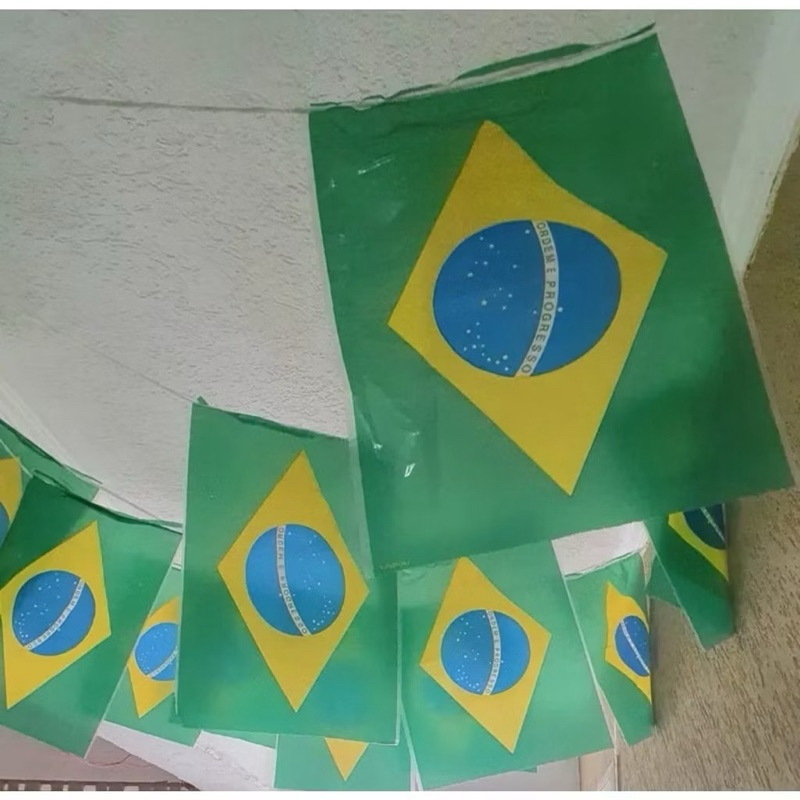 VARAL DE BANDEIRA GRANDE BRASIL METALIZADA | TAM.: 42X35CM CADA BANDEIRA | 10 METROS | DUPLA FACE | FUTEBOL | JOGO | COP